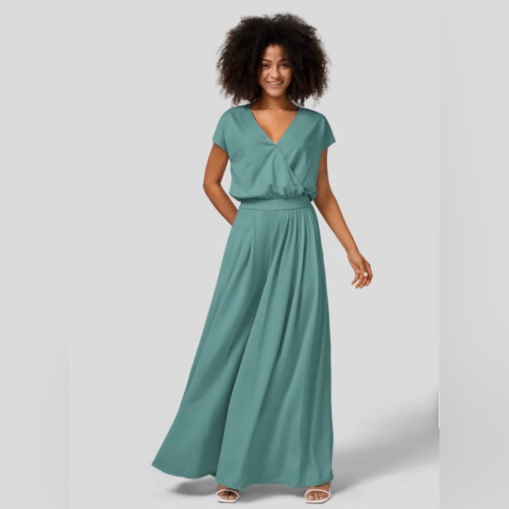 Halara Flowy Waffle Jumpsuit in Stone Green size L (12/14)